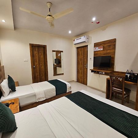 Hotel Bkc Garden - Near Us Embassy Bkc มุมไบ ภายนอก รูปภาพ