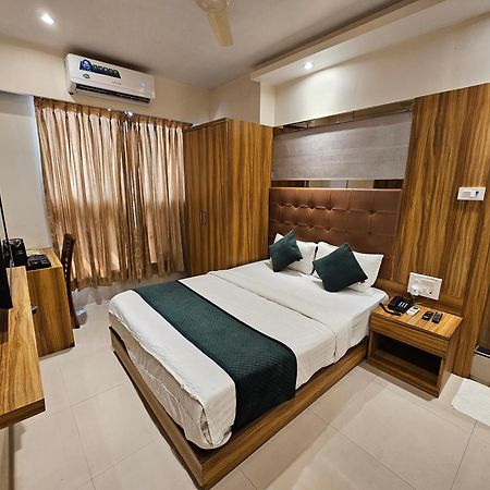 Hotel Bkc Garden - Near Us Embassy Bkc มุมไบ ภายนอก รูปภาพ