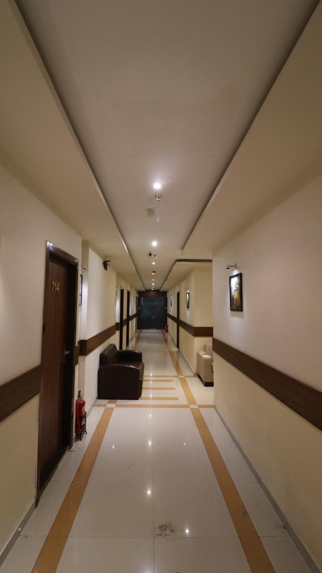 Hotel Bkc Garden - Near Us Embassy Bkc มุมไบ ภายนอก รูปภาพ