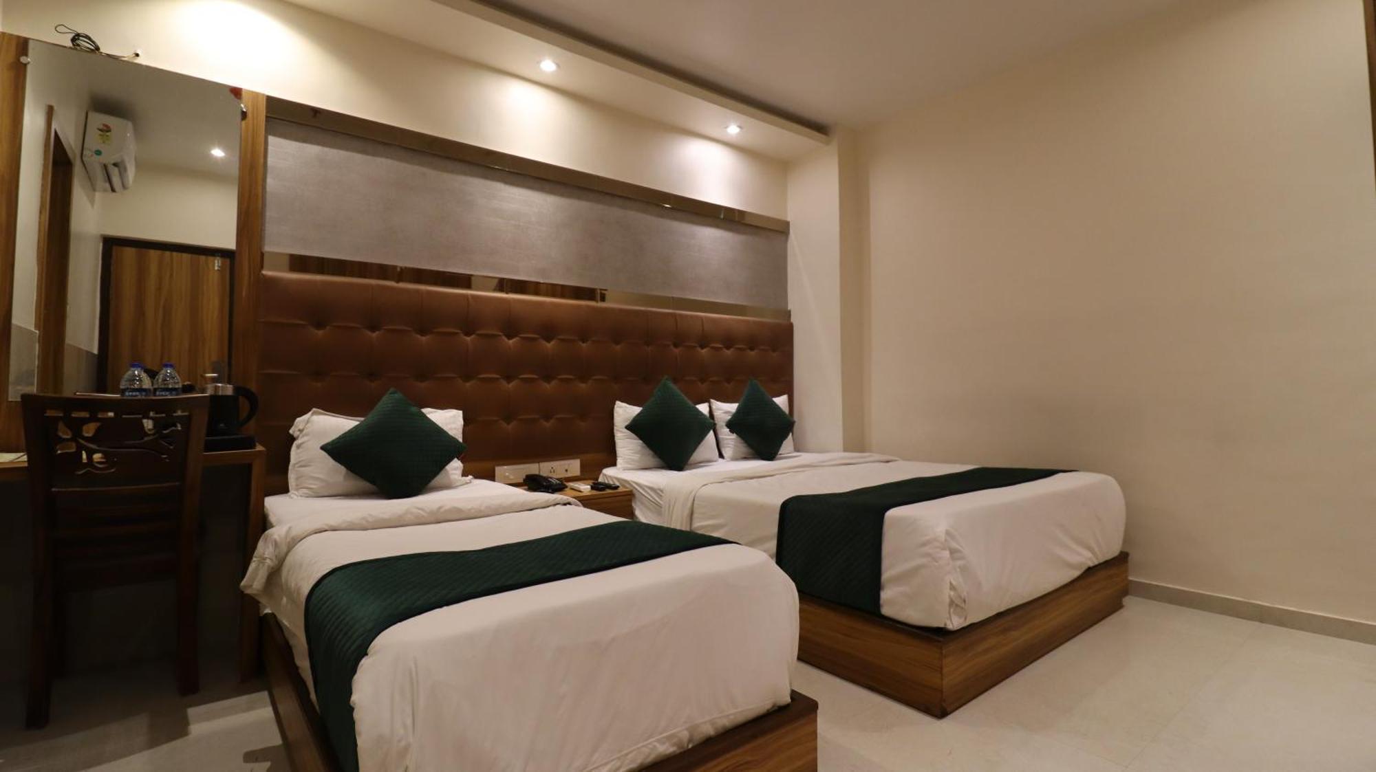 Hotel Bkc Garden - Near Us Embassy Bkc มุมไบ ภายนอก รูปภาพ