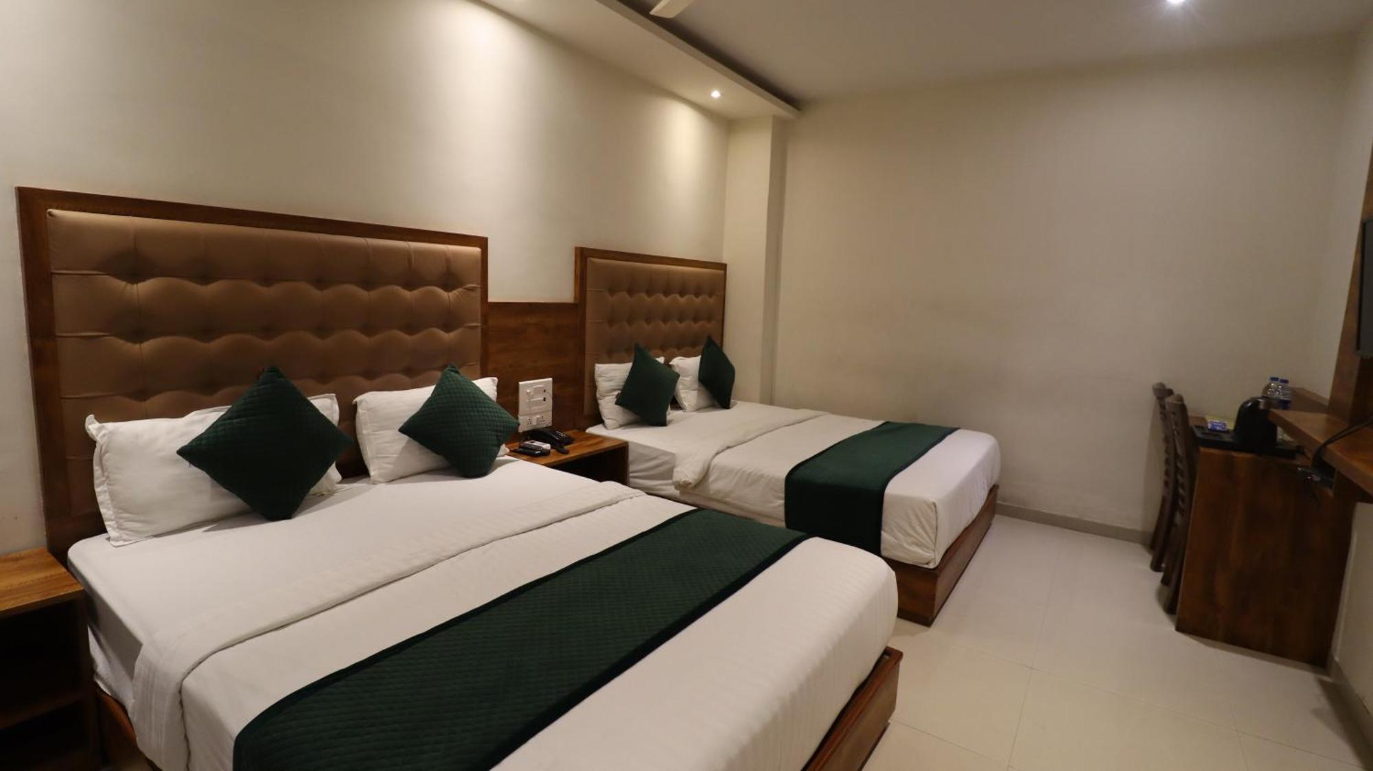 Hotel Bkc Garden - Near Us Embassy Bkc มุมไบ ภายนอก รูปภาพ