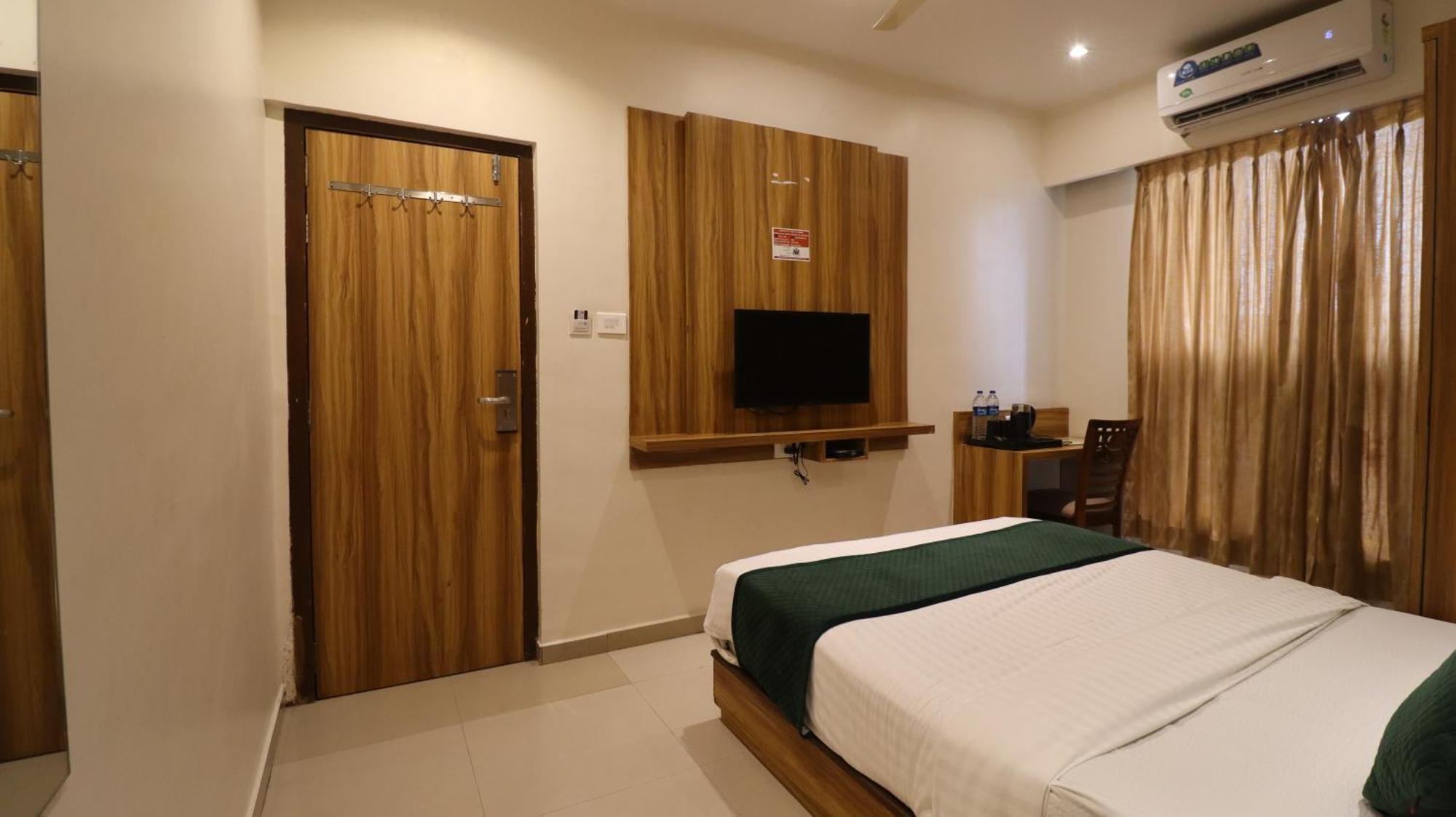 Hotel Bkc Garden - Near Us Embassy Bkc มุมไบ ภายนอก รูปภาพ