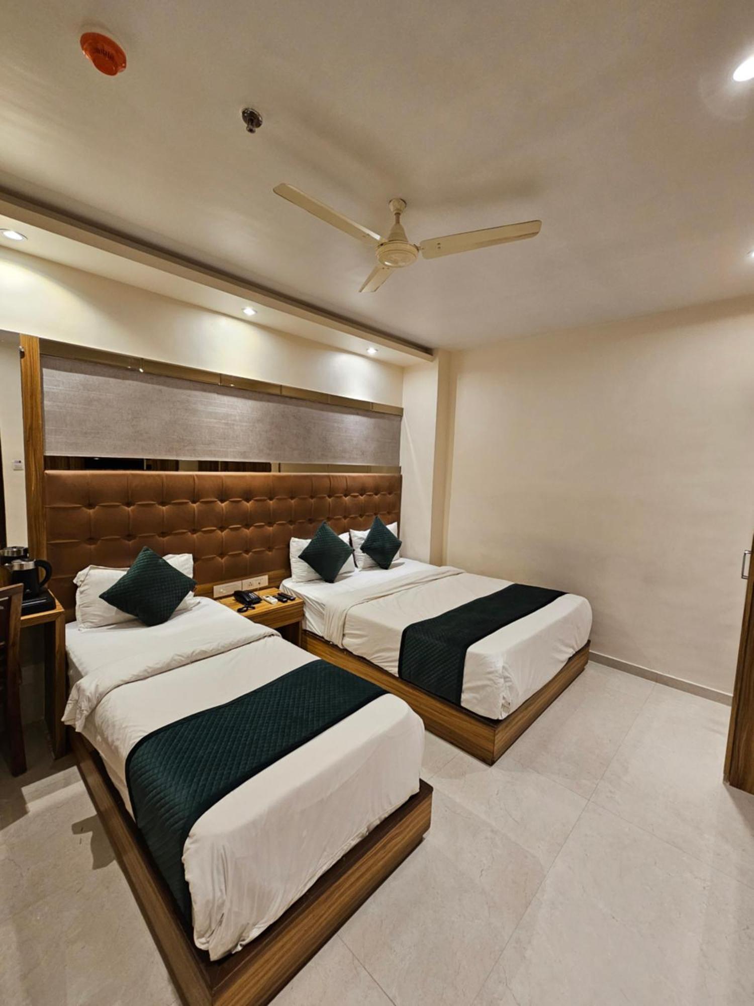 Hotel Bkc Garden - Near Us Embassy Bkc มุมไบ ภายนอก รูปภาพ