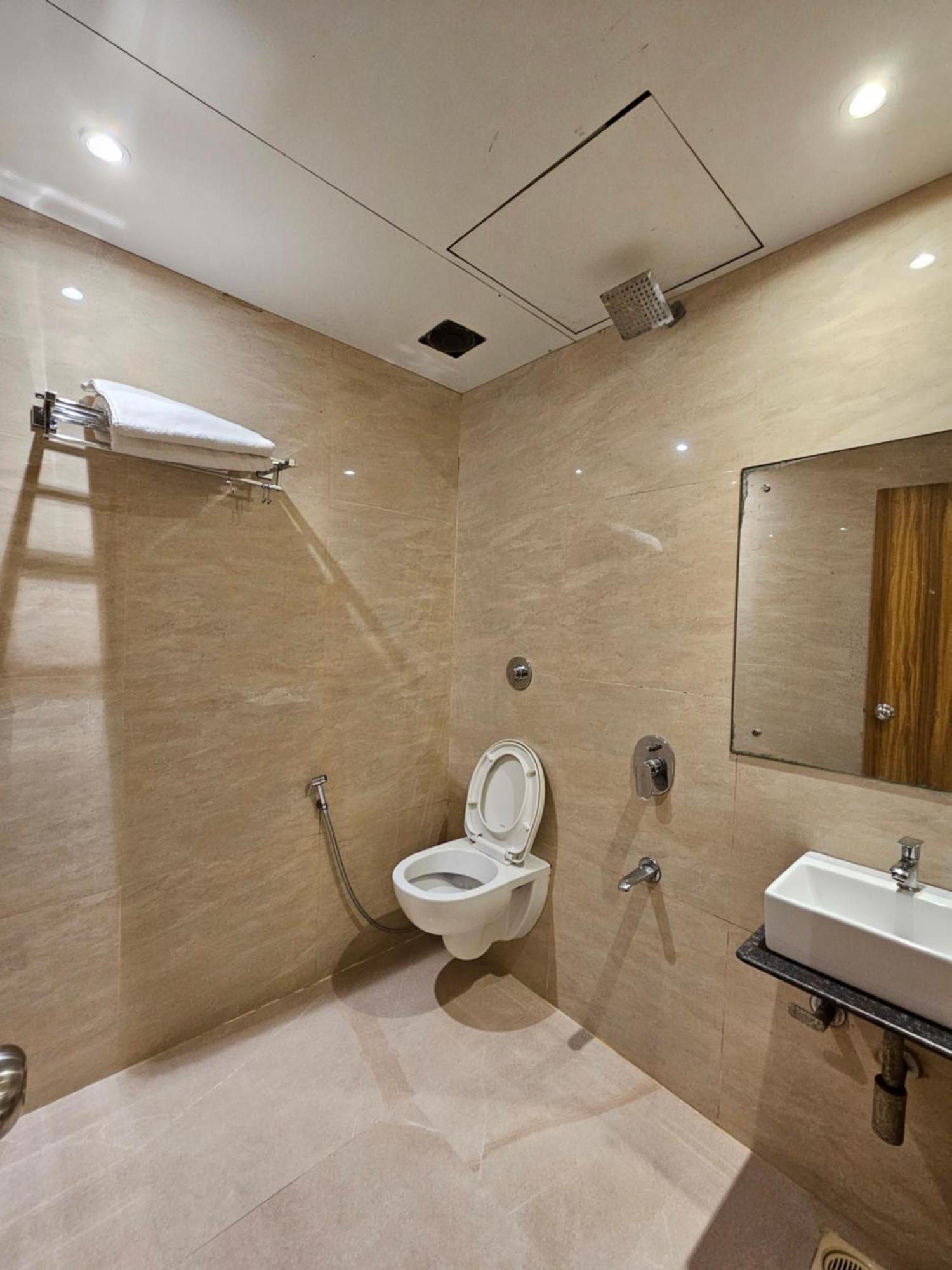 Hotel Bkc Garden - Near Us Embassy Bkc มุมไบ ภายนอก รูปภาพ