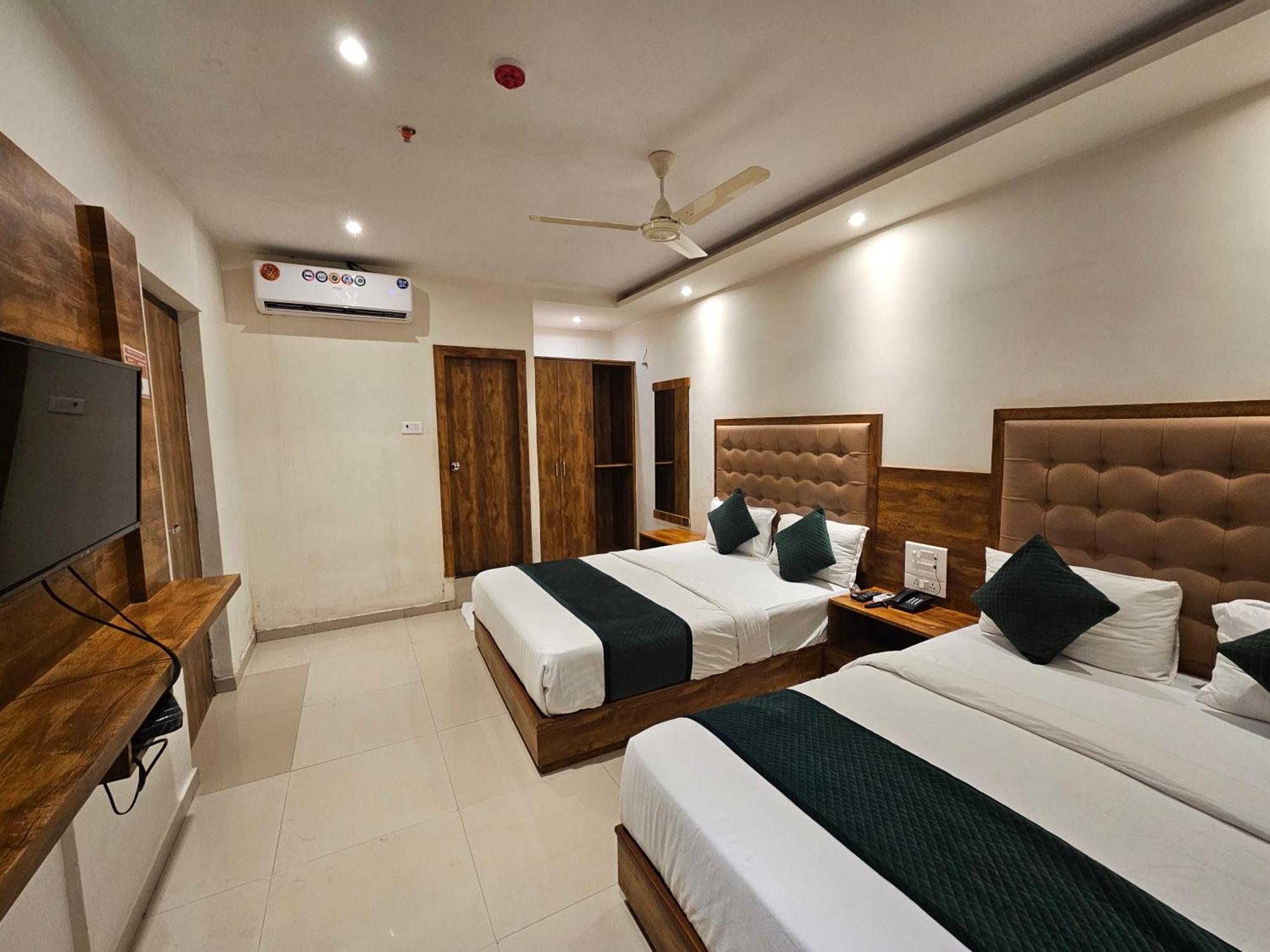 Hotel Bkc Garden - Near Us Embassy Bkc มุมไบ ภายนอก รูปภาพ